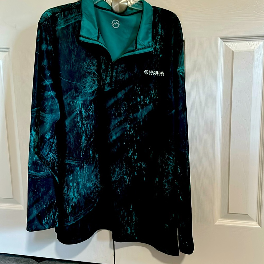 Magellan Mens Real-tree hunting/fishing shirt. XL